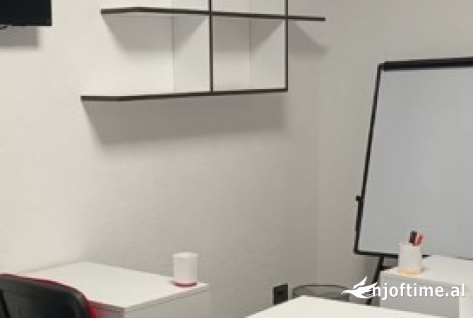 Ambiente Commerciale in Affitto 3+1 a Tirana - 800 Euro