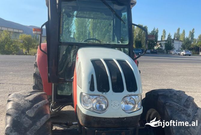 Shitet Traktor Steyr Kompakt 4065 me super cmim!