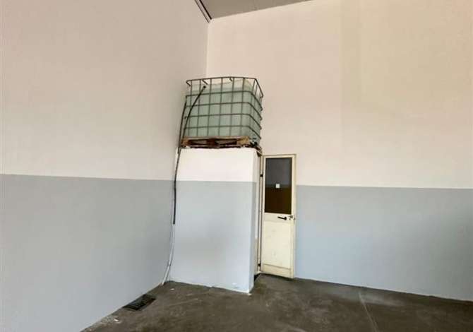 Business Property for Rent 4+1 in Tirana - 1,300 Euro