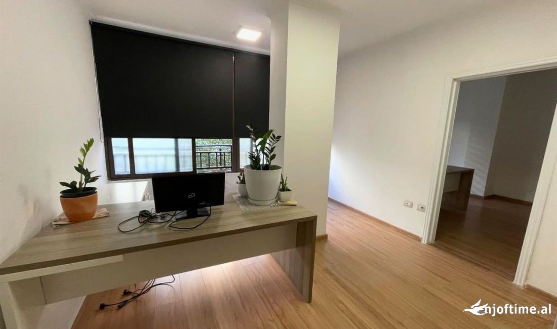 🏡 Jepet ambjent biznesi me qira te Komuna e Parisit 