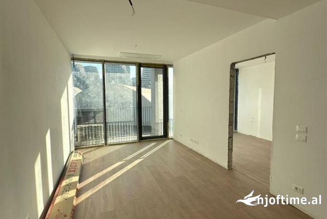 Ambiente Commerciale in Affitto 3+1 a Tirana - 800 Euro