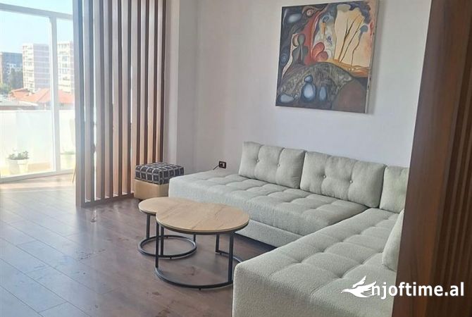 Shtepi ne shitje Apartament ne Tirane, 2+1, Mobilimi Bosh, pa mobiluar, Pagesa 175,000  Euro.