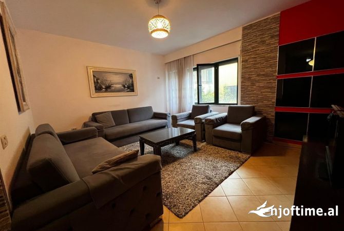 Shtepi ne shitje Apartament ne Tirane, 1+1, Mobilimi E mobiluar, Pagesa 120,000  Euro.