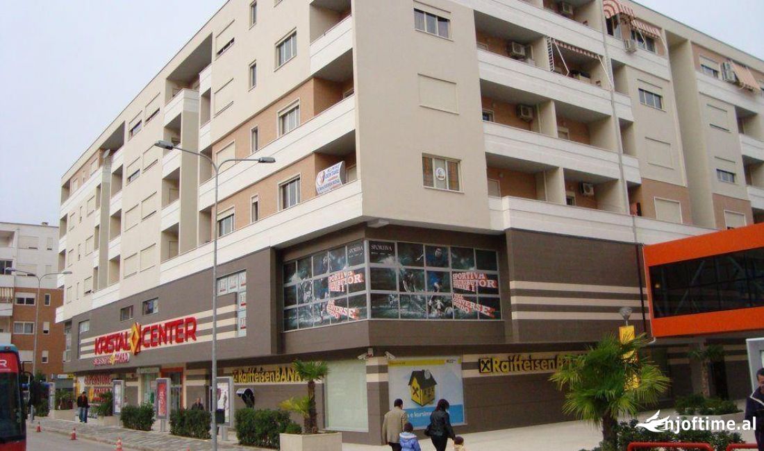 🏡 Shitet Ambient Biznesi te Komuna e Parisit