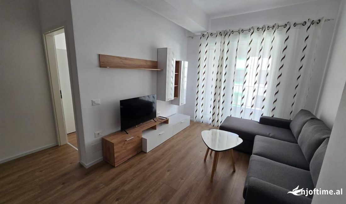 Shtepi me qera Apartament ne Tirane, 1+1, Mobilimi E mobiluar, Pagesa 400  Euro.