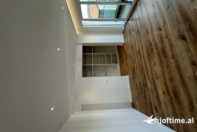 Shtepi me qera Vila Luksoze ne Tirane, 5+1, Mobilimi Pjeserisht e mobiluar, Pagesa 3,000  Euro.