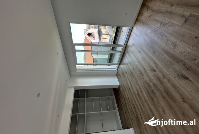 Shtepi me qera Vila Luksoze ne Tirane, 5+1, Mobilimi Pjeserisht e mobiluar, Pagesa 3,000  Euro.