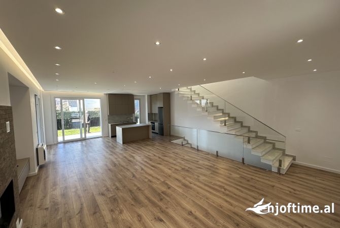 Shtepi me qera Vila Luksoze ne Tirane, 5+1, Mobilimi Pjeserisht e mobiluar, Pagesa 3,000  Euro.