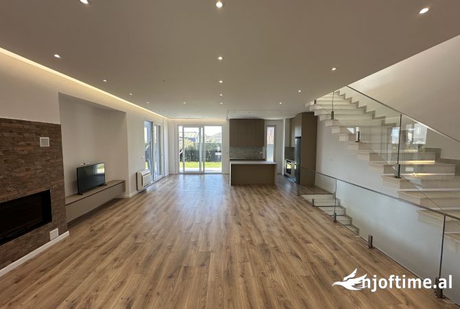 Shtepi me qera Vila Luksoze ne Tirane, 5+1, Mobilimi Pjeserisht e mobiluar, Pagesa 3,000  Euro.