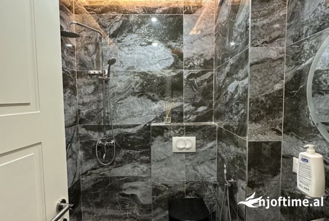 Shtepi ne shitje Apartament ne Tirane, 3+1, Mobilimi E mobiluar, Pagesa 350,000  Euro.