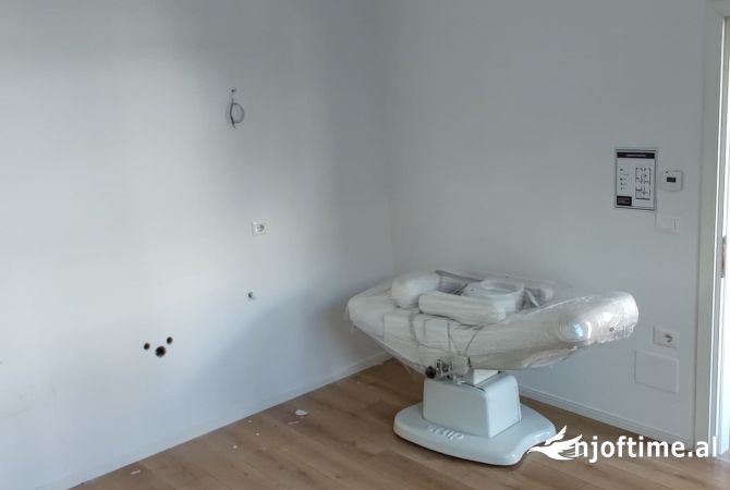 🏡 Jepet Ambienti Biznesi me Qira te Parku Olimpik, Komuna e Parisit