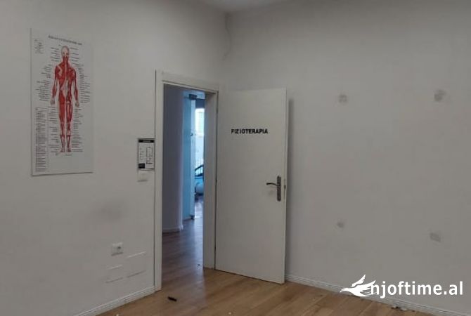 🏡 Jepet Ambienti Biznesi me Qira te Parku Olimpik, Komuna e Parisit