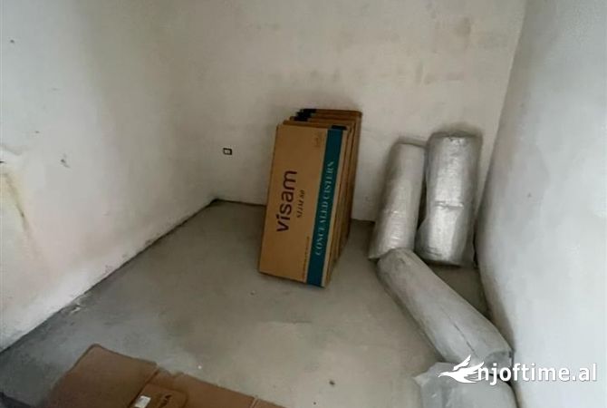 Appartamento in vendita a Tirana 1+1, Vuoto