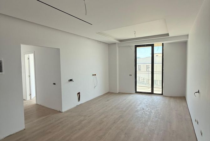Appartamento in vendita a Tirana 3+1, Vuoto