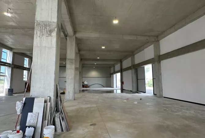 🏡 Jepet Kapanon industrial me qira ne Kashar, prane Top Chanell