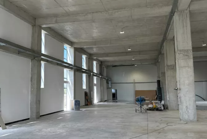 🏡 Jepet Kapanon industrial me qira ne Kashar, prane Top Chanell