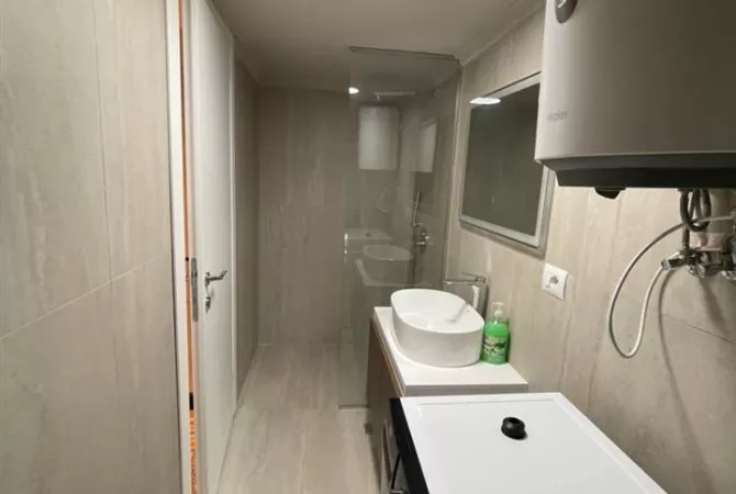 Shtepi ne shitje Duplex(shtepi me 2 kate) ne Tirane, 1+1, Mobilimi E mobiluar, Pagesa 119,990  Euro.