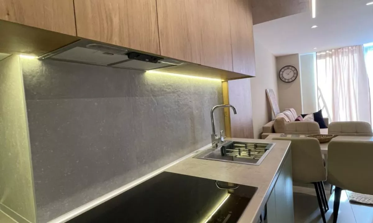 Duplex (casa a 2 piani) in vendita a Tirana 1+1, Arredato