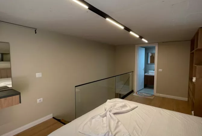 Duplex (casa a 2 piani) in vendita a Tirana 1+1, Arredato