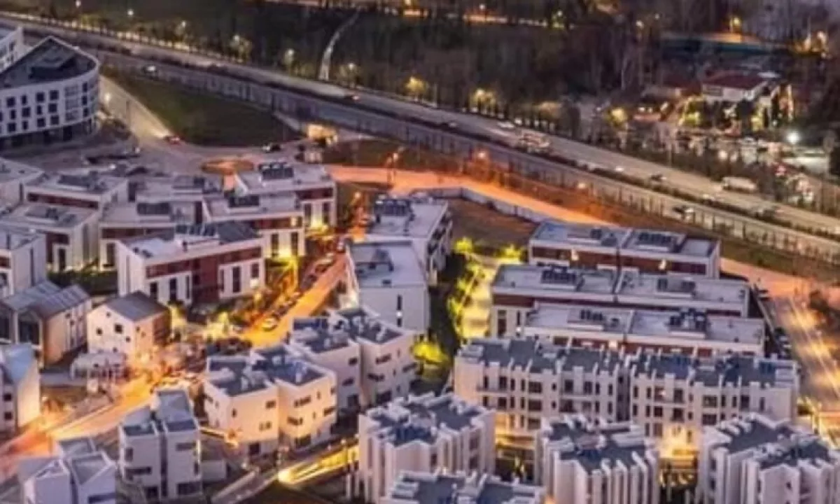 Shtepi me qera Vila Luksoze ne Tirane, 4+1, Mobilimi Bosh, pa mobiluar, Pagesa 6,000  Euro.