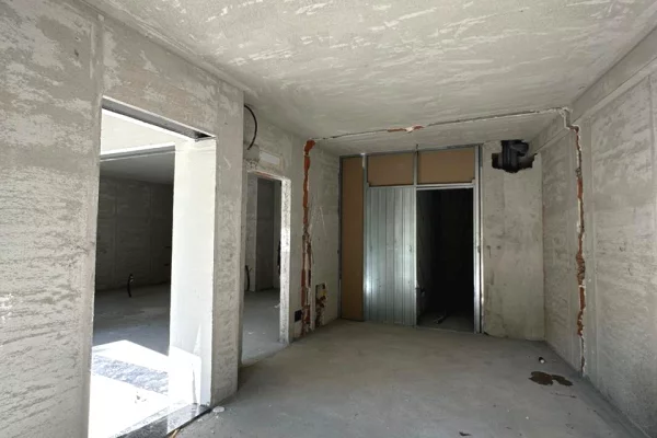 Shtepi ne shitje Apartament ne Tirane, 2+1, Mobilimi Bosh, pa mobiluar, Pagesa 560,000  Euro.