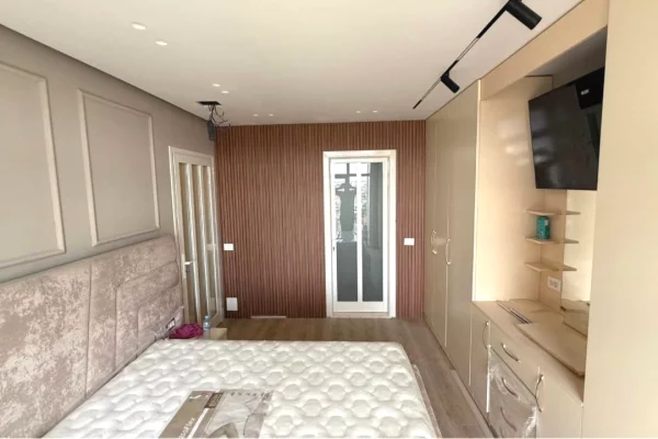 Shtepi ne shitje Apartament ne Tirane, 2+1, Mobilimi E mobiluar, Pagesa 253,000  Euro.