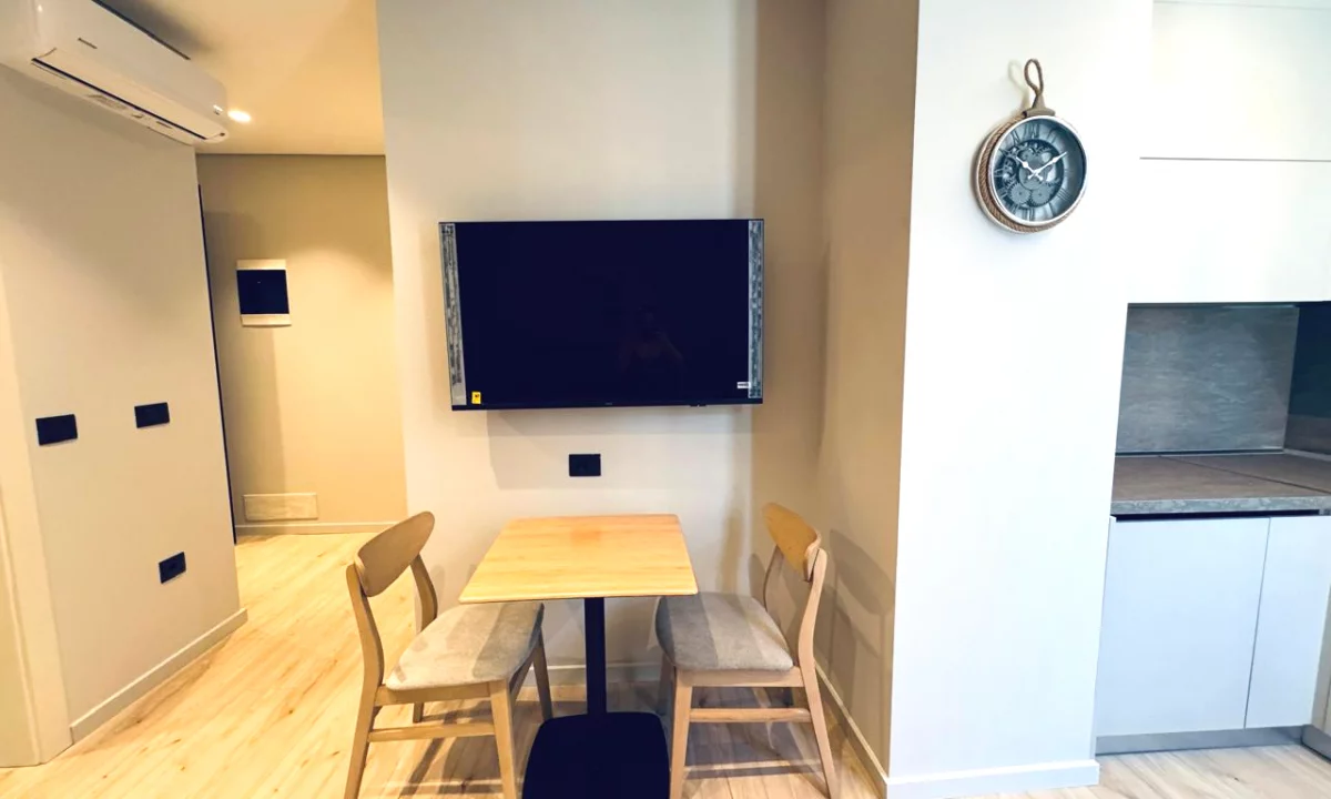 Shtepi me qera Apartament ne Tirane, 3+1, Mobilimi E mobiluar, Pagesa 1,900  Euro.