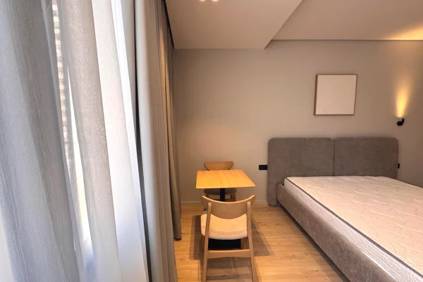 Shtepi me qera Apartament ne Tirane, 3+1, Mobilimi E mobiluar, Pagesa 1,900  Euro.