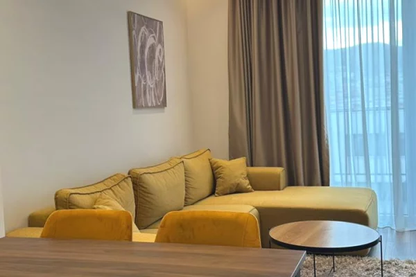 Shtepi me qera Apartament ne Tirane, 2+1, Mobilimi E mobiluar, Pagesa 1,100  Euro.