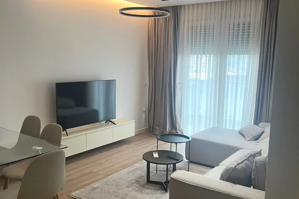Shtepi me qera Apartament ne Tirane, 1+1, Mobilimi E mobiluar, Pagesa 900  Euro.