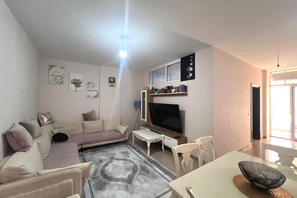 Shtepi ne shitje Apartament ne Tirane, 2+1, Mobilimi E mobiluar, Pagesa 139,997  Euro.