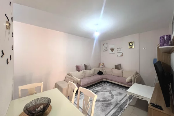 Shtepi ne shitje Apartament ne Tirane, 2+1, Mobilimi E mobiluar, Pagesa 139,997  Euro.