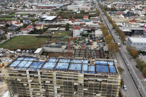 Shtepi ne shitje Apartament ne Tirane, 1+1, Mobilimi Bosh, pa mobiluar, Pagesa 49,400  Euro.