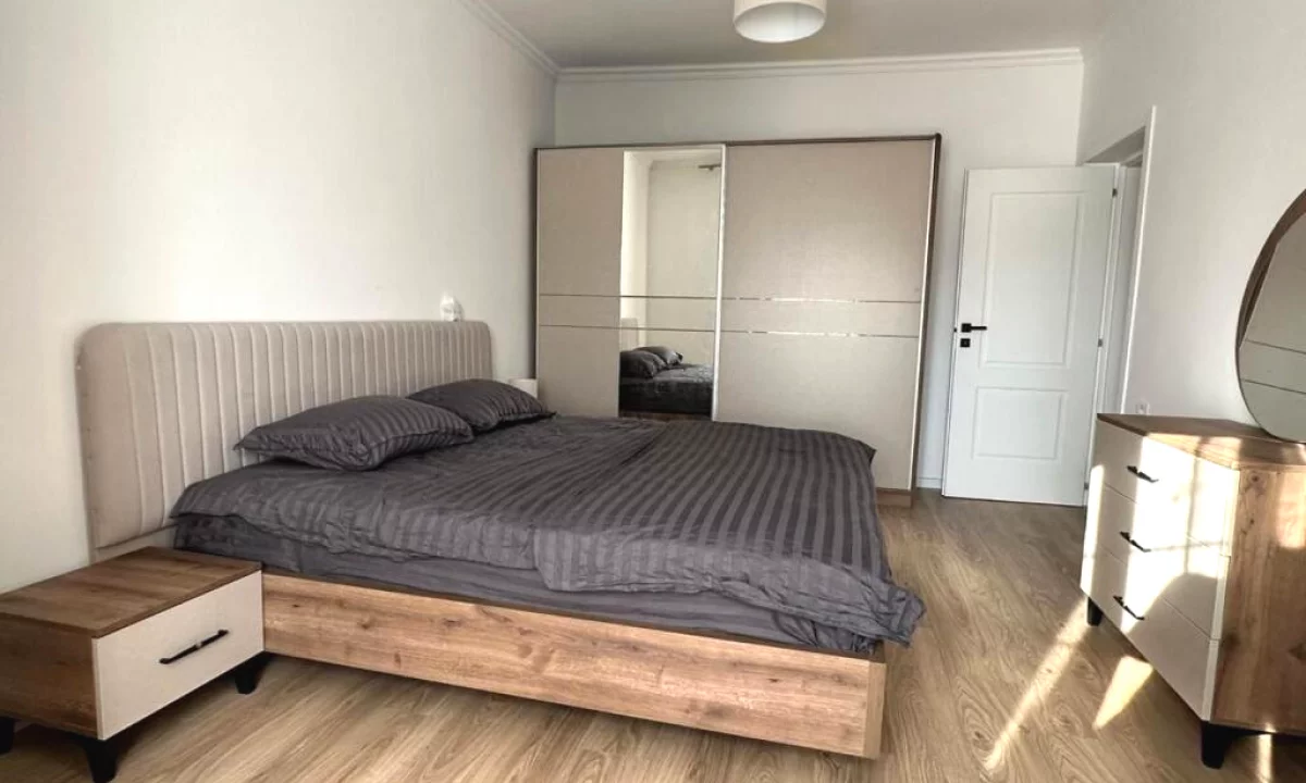 Shtepi ne shitje Apartament ne Tirane, 1+1, Mobilimi E mobiluar, Pagesa 150,000  Euro.