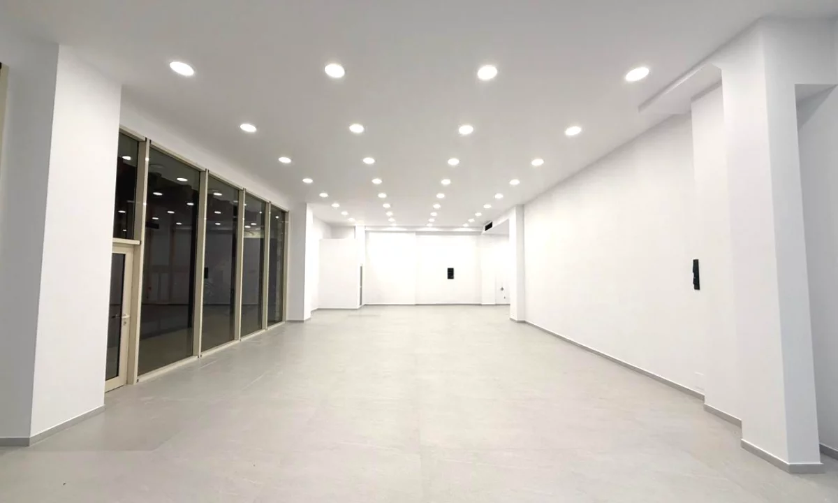 🏡 Shitet Ambient Biznesi ne Godine e Re, Rruga e Kavajes 