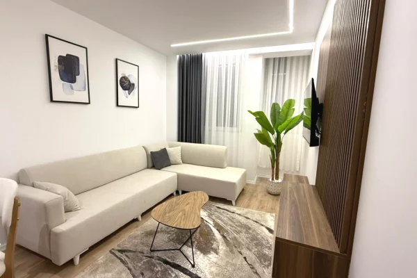 🏡 Shitet apartament 1+1 te Rruga Fortuzi, Qender 