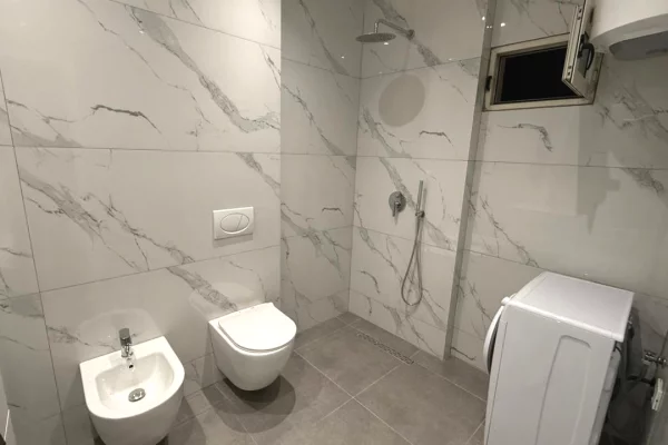 Appartamento in vendita a Tirana 1+1, Arredato