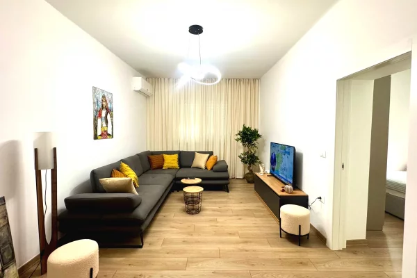 Shtepi me qera Apartament ne Tirane, 2+1, Mobilimi E mobiluar, Pagesa 799  Euro.