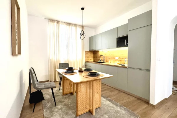 Shtepi me qera Apartament ne Tirane, 2+1, Mobilimi E mobiluar, Pagesa 799  Euro.