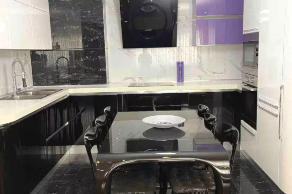 Shtepi me qera Apartament ne Tirane, 3+1, Mobilimi E mobiluar, Pagesa 1,500  Euro.