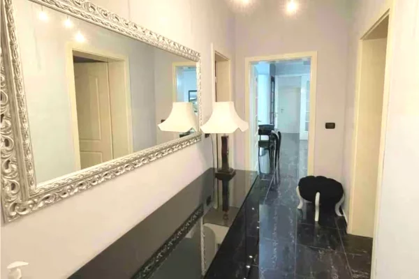 Shtepi me qera Apartament ne Tirane, 3+1, Mobilimi E mobiluar, Pagesa 1,500  Euro.