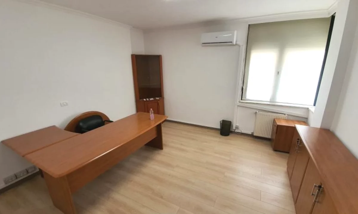 🏡 Jepet ambient per zyre me qira prane Kullave Binjake, Bllok 