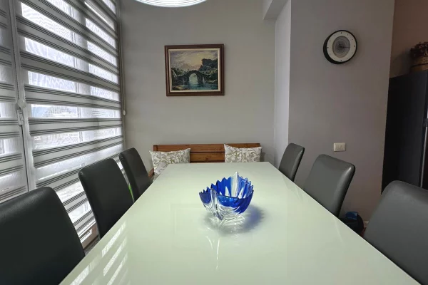 Shtepi me qera Apartament ne Tirane, 2+1, Mobilimi E mobiluar, Pagesa 900  Euro.