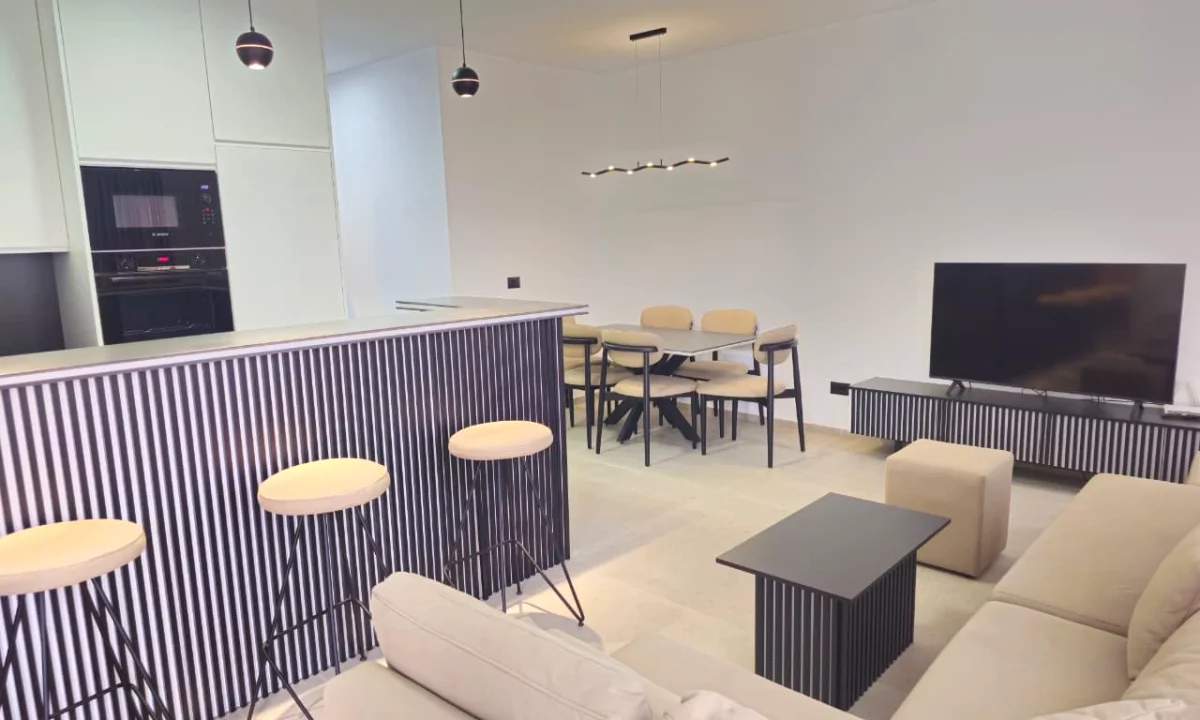 Shtepi me qera Apartament ne Tirane, 2+1, Mobilimi E mobiluar, Pagesa 1,300  Euro.