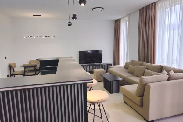 Shtepi me qera Apartament ne Tirane, 2+1, Mobilimi E mobiluar, Pagesa 1,300  Euro.