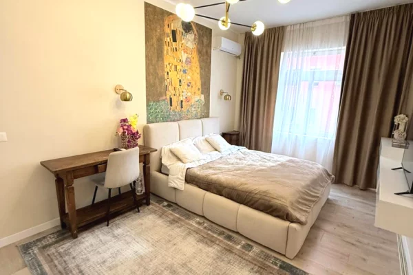 Shtepi ne shitje Apartament ne Tirane, 2+1, Mobilimi E mobiluar, Pagesa 239,990  Euro.