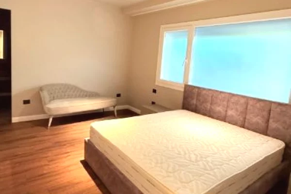 Appartamento in vendita a Tirana 3+1, Arredato