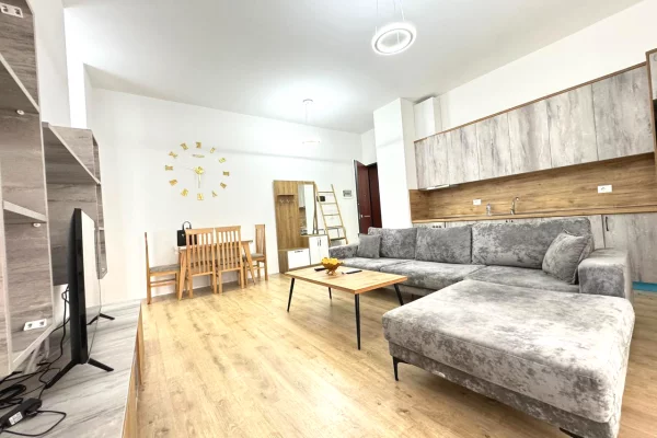 Appartamento in affitto a Tirana 1+1, Arredato