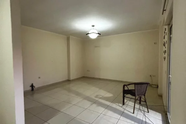 Shtepi ne shitje Apartament ne Tirane, 2+1, Mobilimi Bosh, pa mobiluar, Pagesa 155,000  Euro.