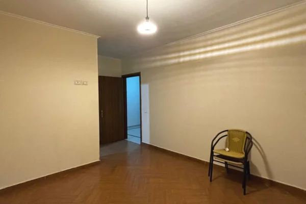 Shtepi ne shitje Apartament ne Tirane, 2+1, Mobilimi Bosh, pa mobiluar, Pagesa 155,000  Euro.